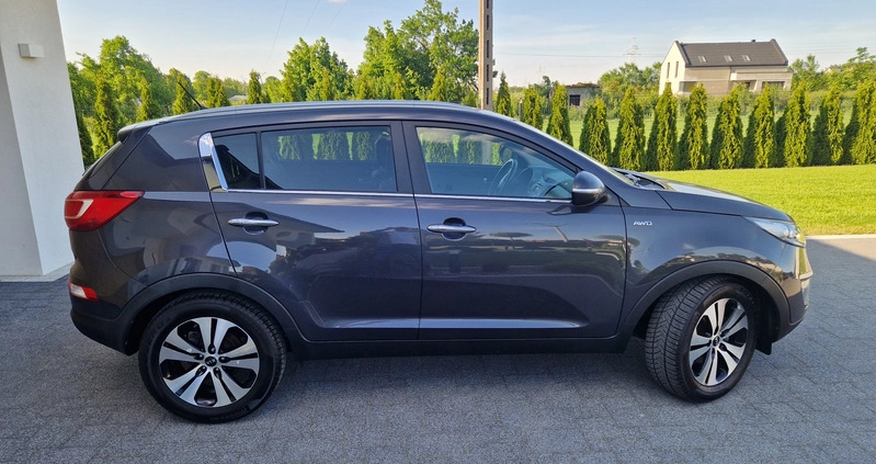 Kia Sportage cena 48999 przebieg: 143000, rok produkcji 2013 z Chęciny małe 781